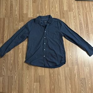 American Eagle button down. Size L.
